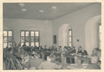 historisches Bild einer Gemeinderatssitzung